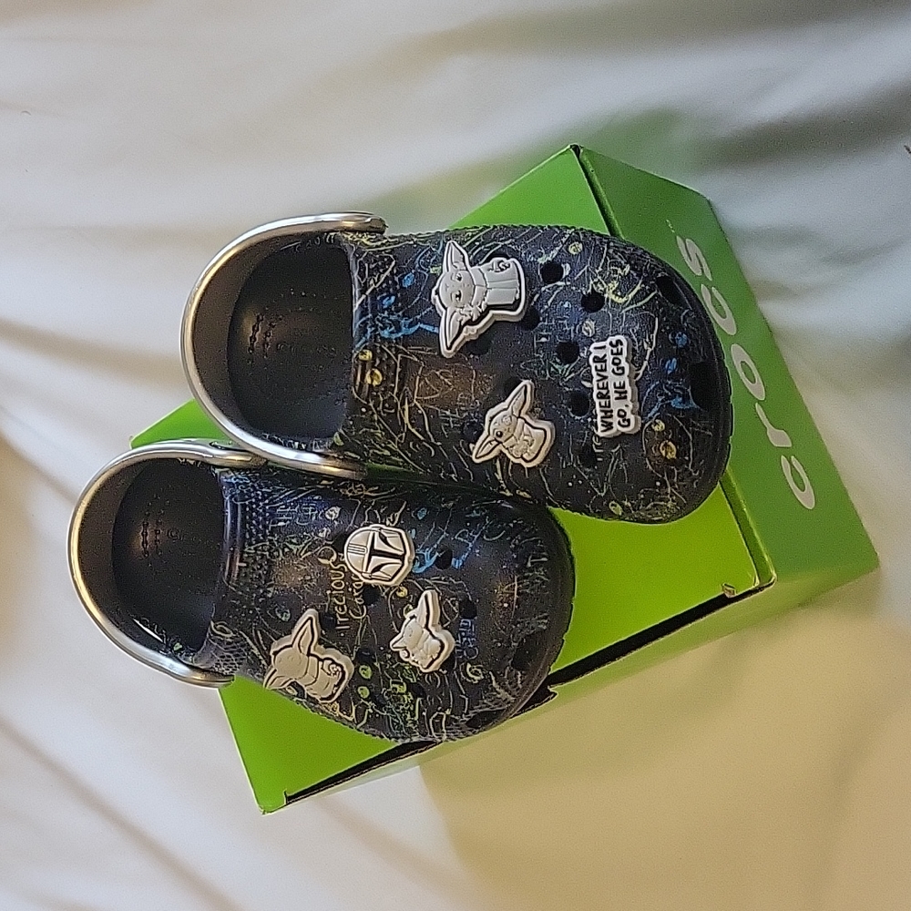 9T Yoda star war crocs